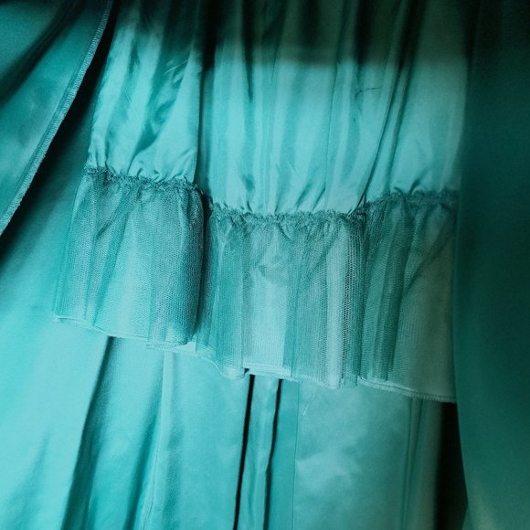 AKIRA Chicago - Black Label - Emerald Green High Low Skirt - Picture 5 of 5